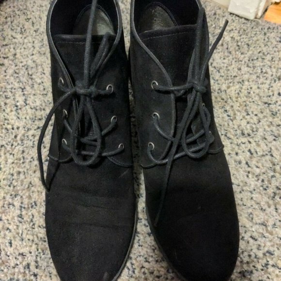 Franco Sarto Annabelle Black Faux Suede Short Bootie Boot Shoes 7 1/2 - Picture 6 of 6